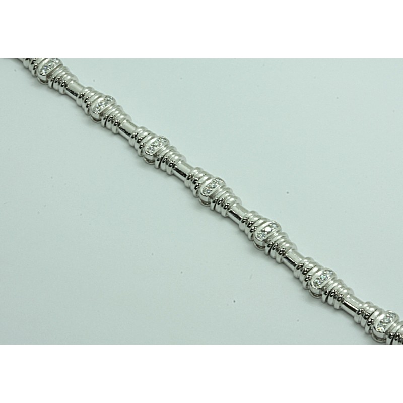 LADIES BRACELET 14K WHITE GOLD WITH 33-DIAMONDS AT 0.80CT