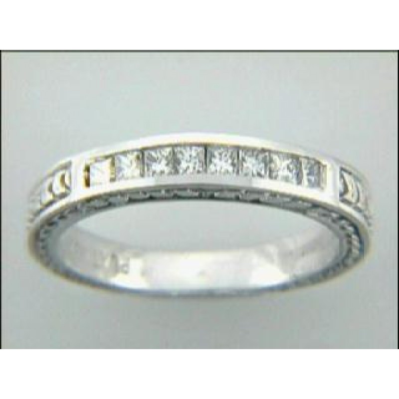 LADIES WEDDING PLATINUM w/0.36CTS DIAM'S RIGHT HAN