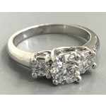 RING PLATINUM w/0.32CTS DIAMONDS 3 STONE (center diamond extra)